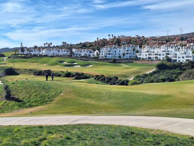 3 quarto Apartamento para venda em La Alcaidesa com piscina - 575 000 € (Ref: 9506607)