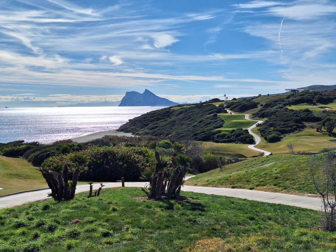 3 bedroom Apartment for sale in La Alcaidesa with pool - € 575,000 (Ref: 9506607)