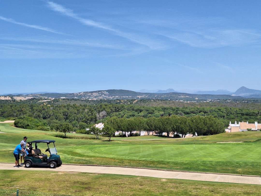 2 soverom Leilighet til salgs i La Linea de la Concepcion med svømmebasseng - € 342 000 (Ref: 9523364)