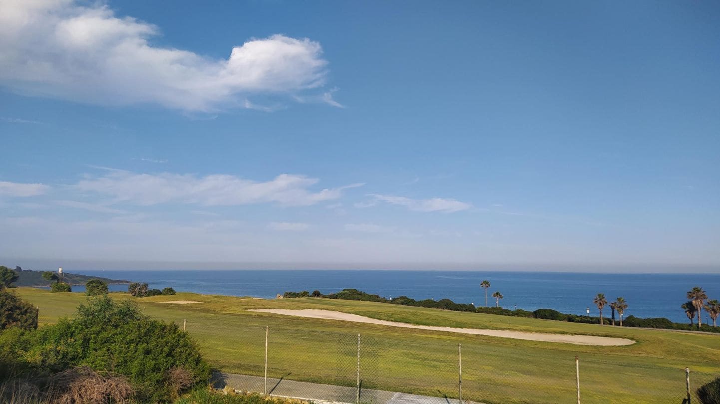 2 soverom Leilighet til salgs i La Linea de la Concepcion med svømmebasseng - € 342 000 (Ref: 9523364)