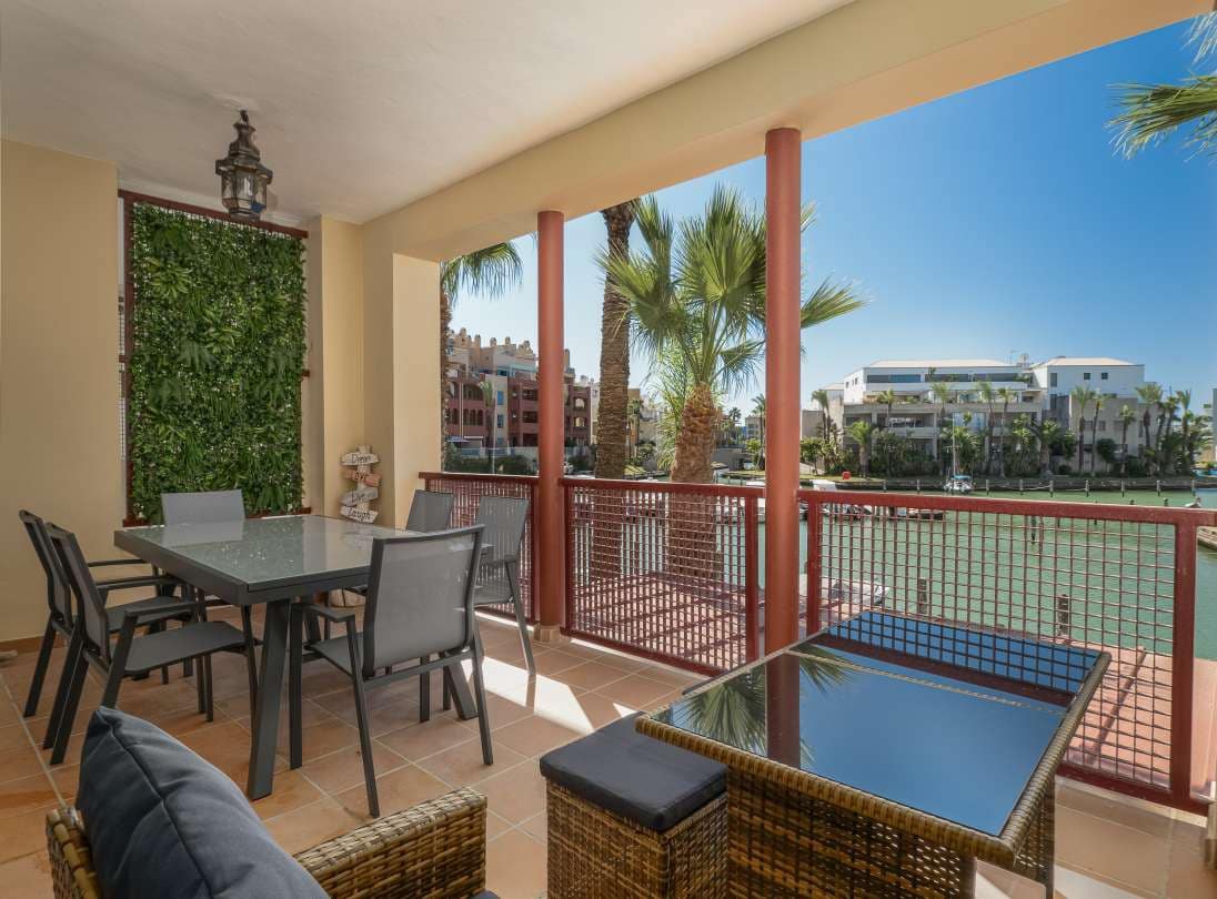 2 Zimmer Wohnung zu vermieten in Sotogrande - 2.000 € (Ref: 9535363)