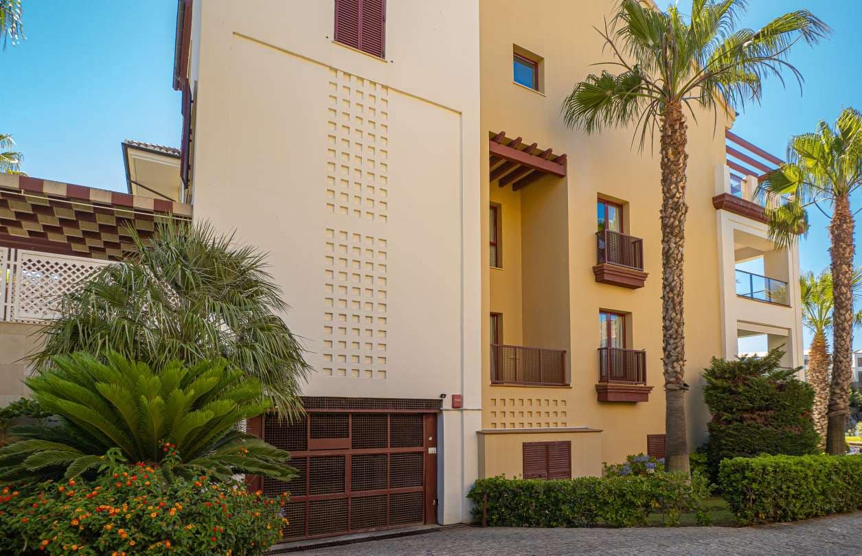 2 Zimmer Wohnung zu vermieten in Sotogrande - 2.000 € (Ref: 9535363)