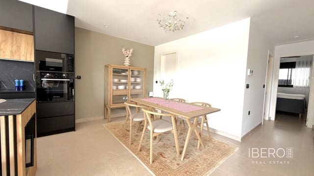 Villa til salg i Pilar de la Horadada ciudad, Pilar de la Horadada med garage - € 429.000 (Ref: 9605368)