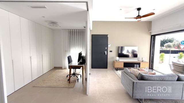 Villa til salg i Pilar de la Horadada ciudad, Pilar de la Horadada med garage - € 429.000 (Ref: 9605368)