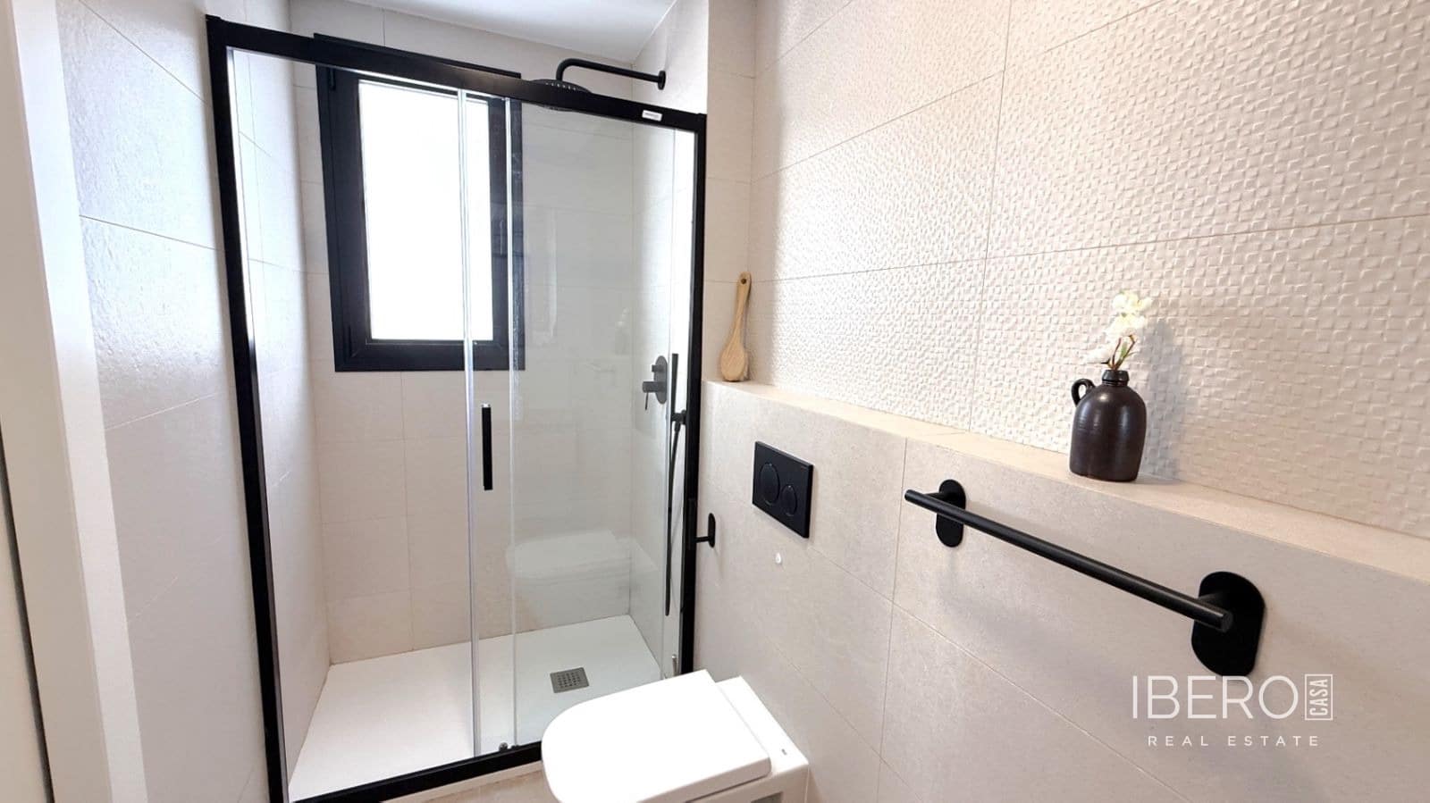 Villa for sale in Pilar de la Horadada with garage - € 429,000 (Ref: 9605368)