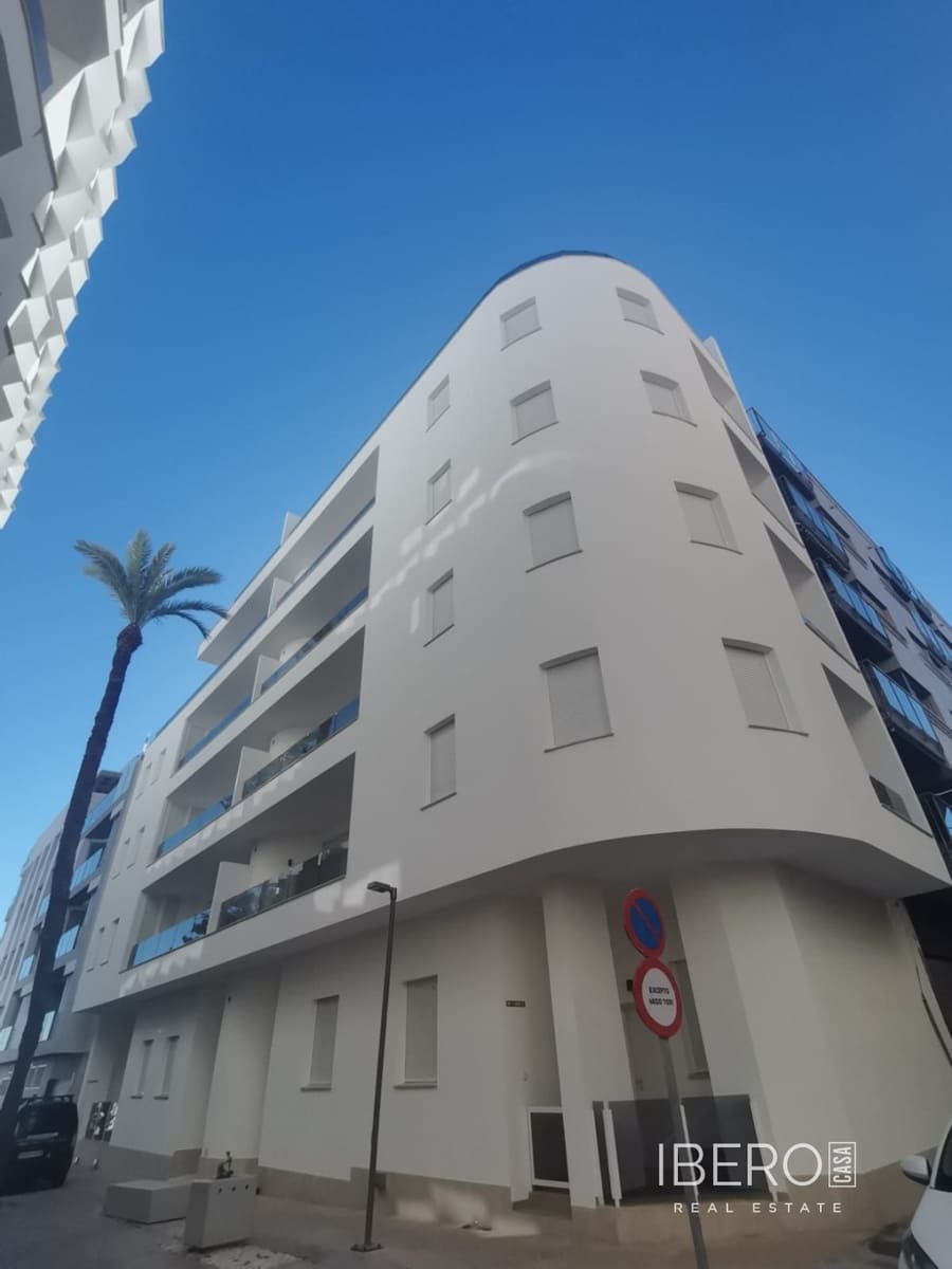 Apartment for sale in Torrevieja with garage - € 425,000 (Ref: 9605371)