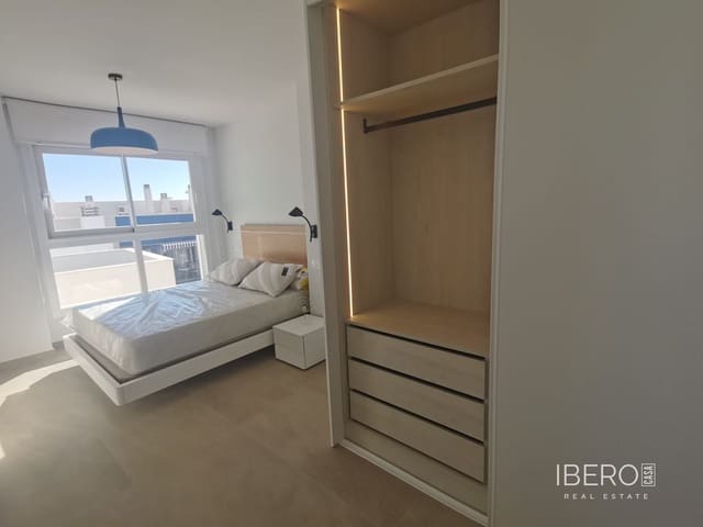 Apartment for sale in Playa de los Locos, Torrevieja with garage - € 425,000 (Ref: 9605371)