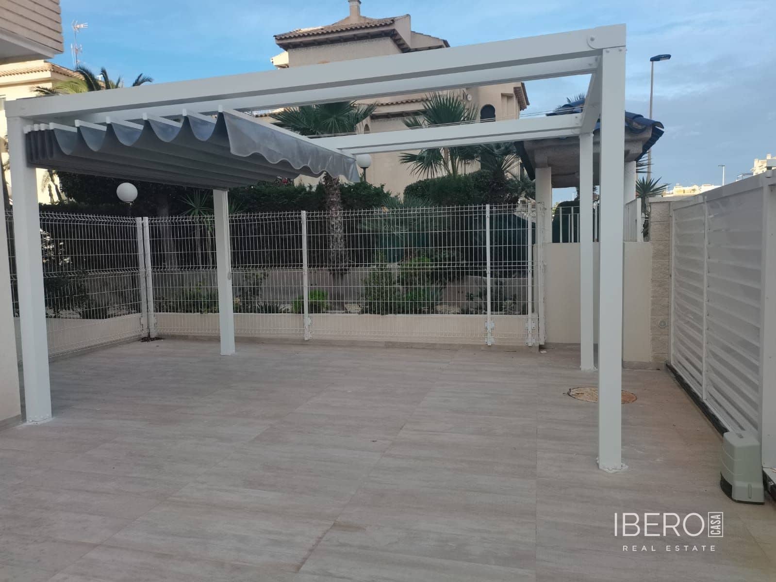 Appartement à vendre à Torrevieja avec garage - 350 000 € (Ref: 9605374)