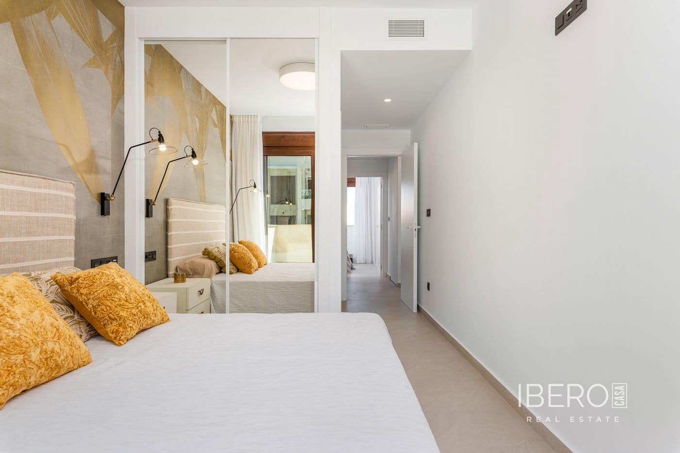 Lägenhet till salu i Torrevieja med garage - 285 000 € (Ref: 9605391)