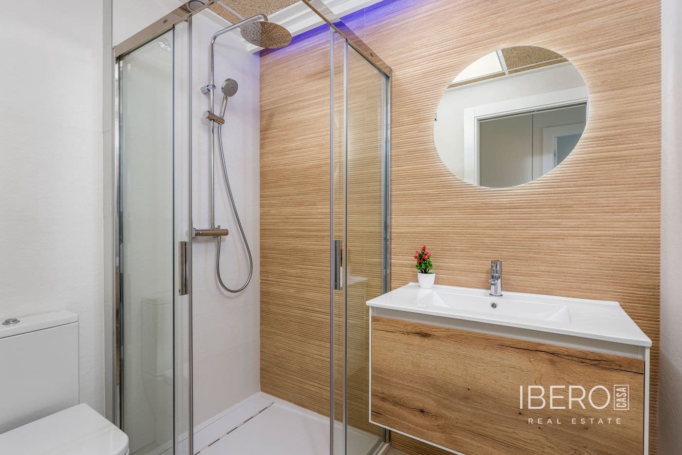 Lägenhet till salu i Torrevieja med garage - 285 000 € (Ref: 9605391)