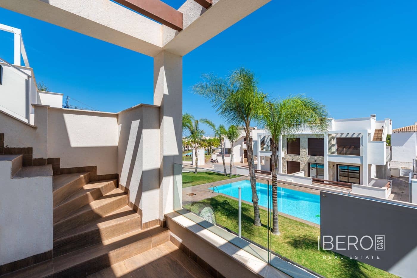 Lägenhet till salu i Torrevieja med garage - 285 000 € (Ref: 9605391)