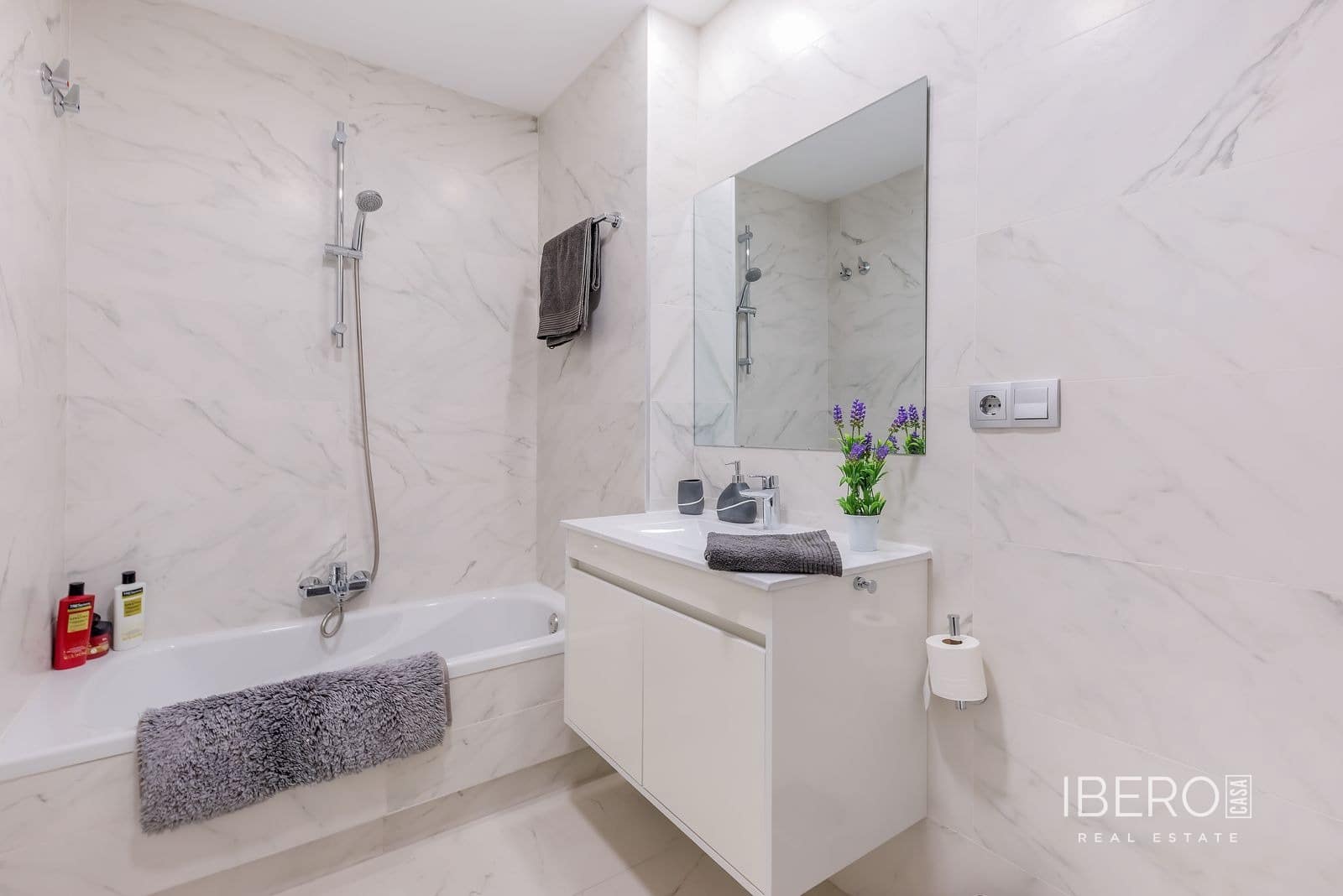 Leilighet til salgs i El Campello med garasje - € 485 000 (Ref: 9605392)