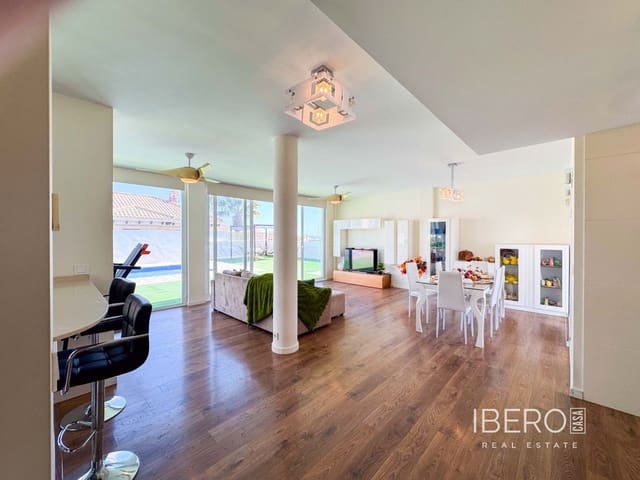 Villa till salu i San Fulgencio med garage - 699 000 € (Ref: 9663587)