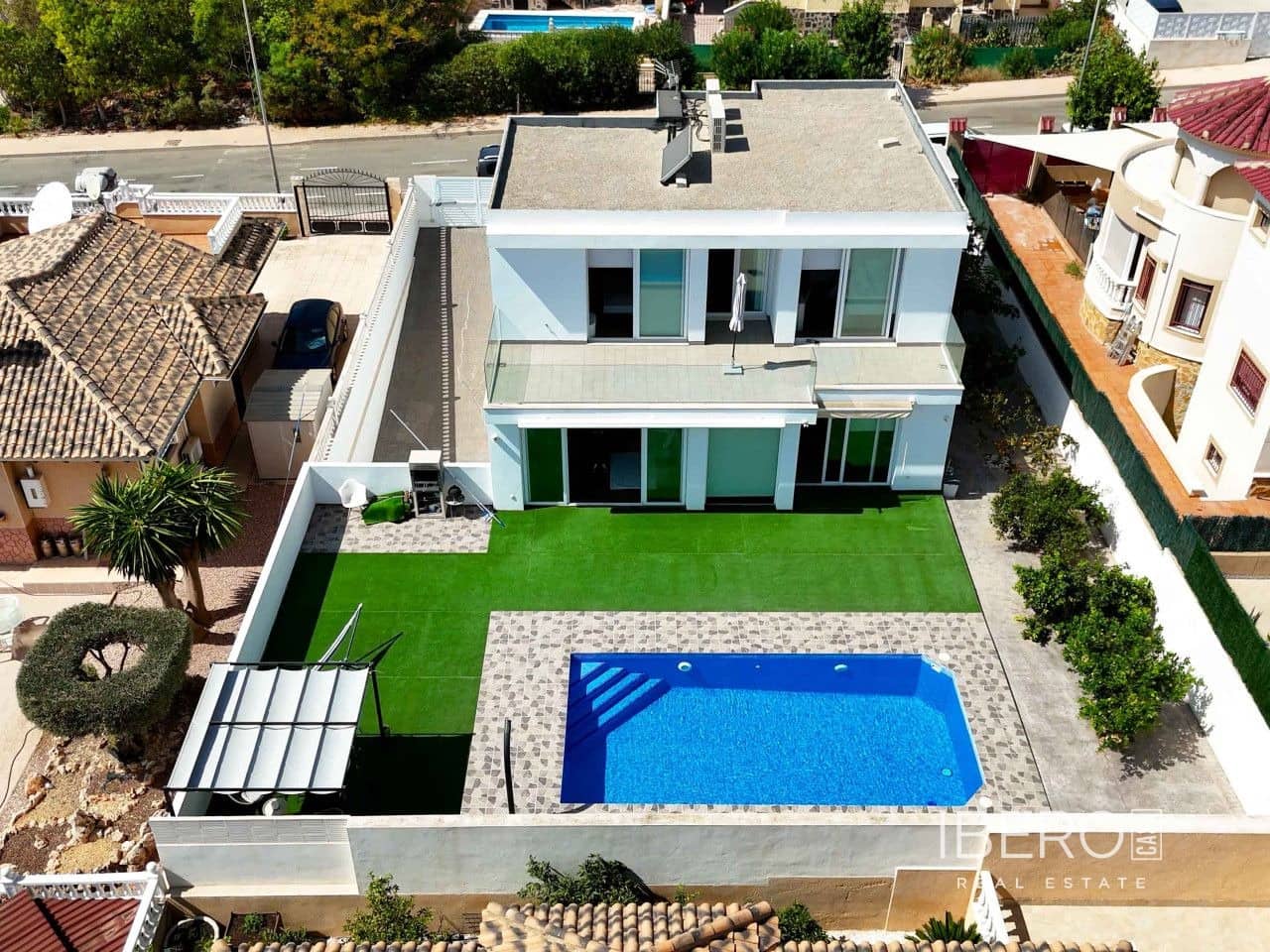 Villa til salg i San Fulgencio med garage - € 699.000 (Ref: 9663587)