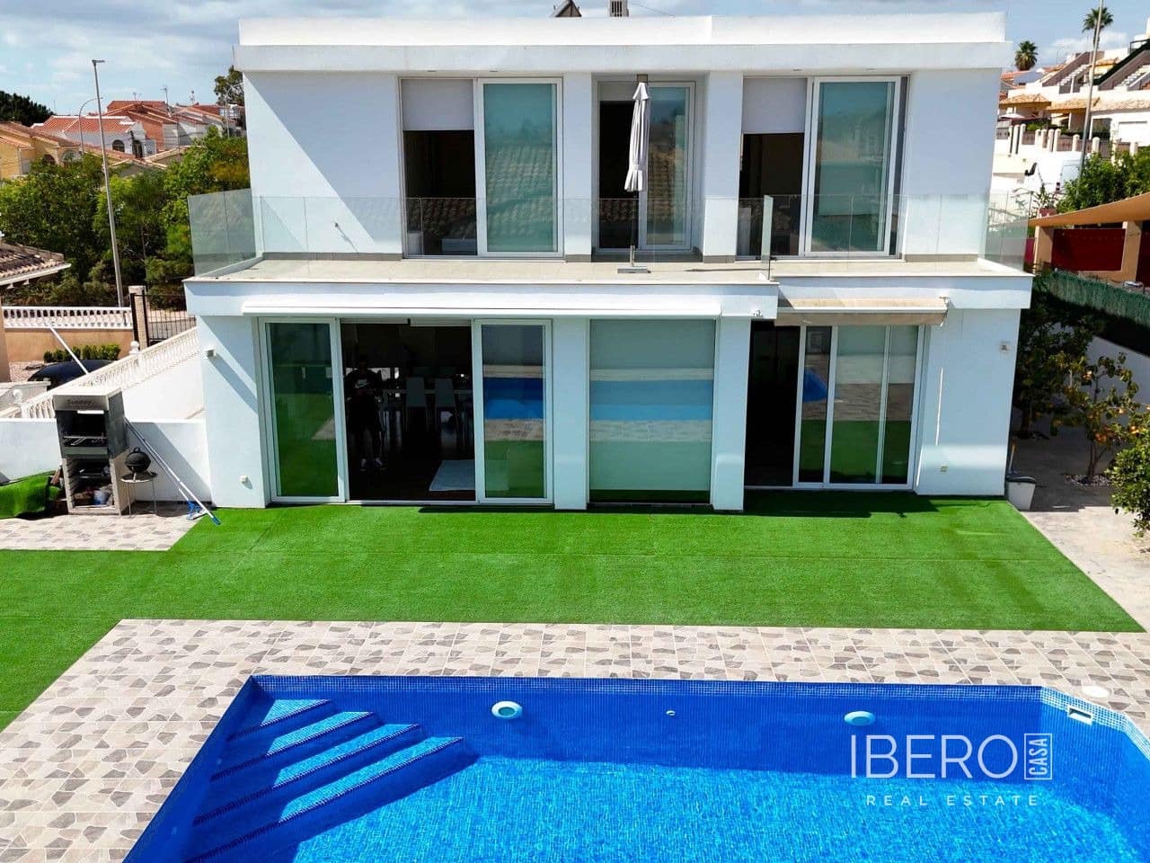 Villa til salg i San Fulgencio med garage - € 699.000 (Ref: 9663587)