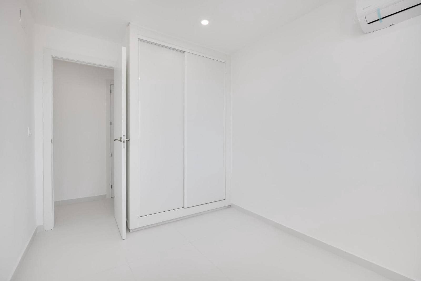 3 soveværelse Lejlighed til salg i Torrevieja - € 249.990 (Ref: 9425877)