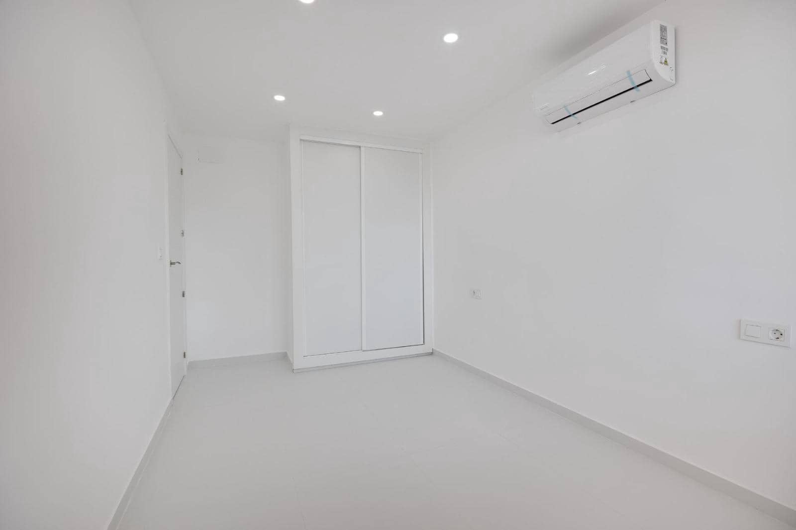 3 soveværelse Lejlighed til salg i Torrevieja - € 249.990 (Ref: 9425877)