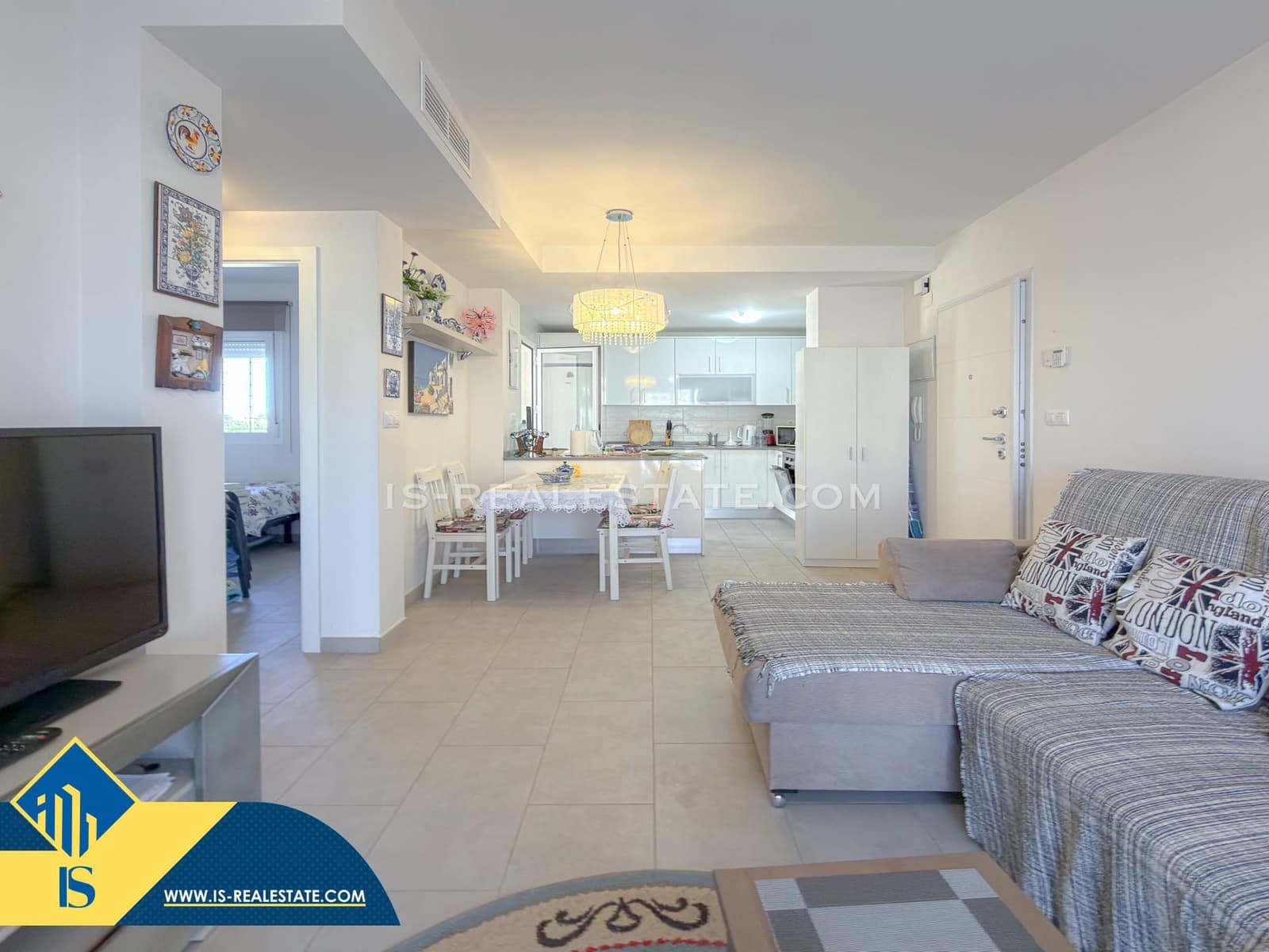 Bungalow de 2 habitaciones en Aguas Nuevas en venta con piscina garaje - 229.900 € (Ref: 9425879)