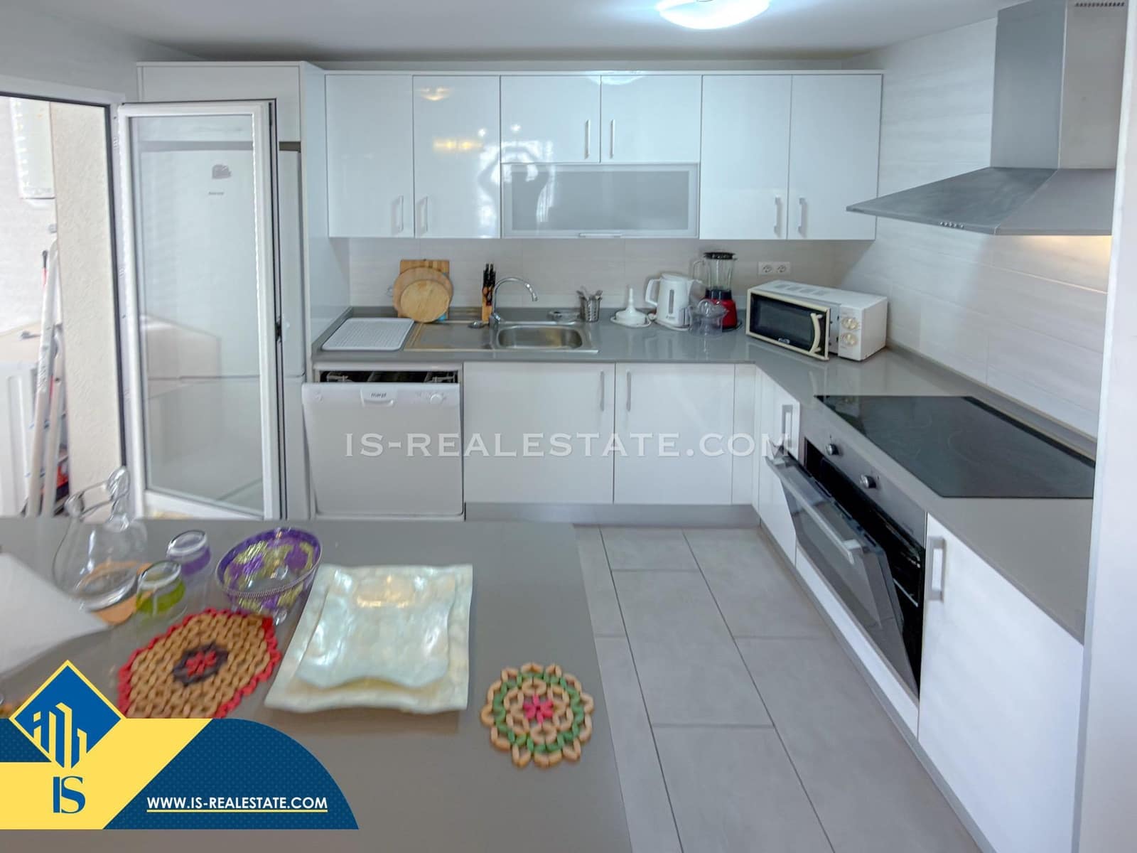 Bungalow de 2 habitaciones en Aguas Nuevas en venta con piscina garaje - 229.900 € (Ref: 9425879)