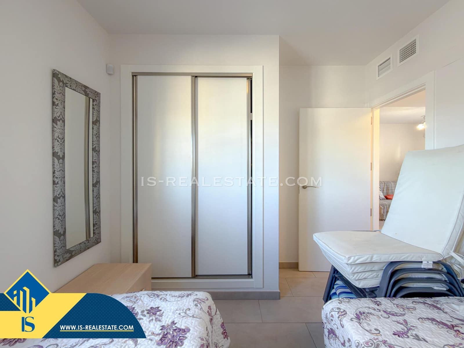 Bungalow de 2 habitaciones en Aguas Nuevas en venta con piscina garaje - 229.900 € (Ref: 9425879)