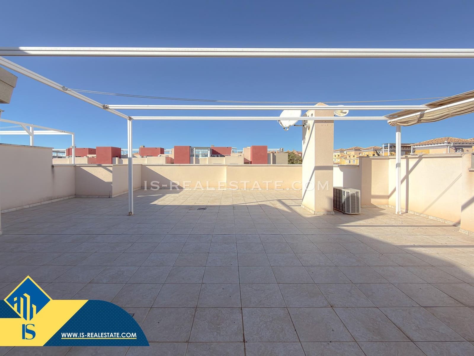 Bungalow de 2 habitaciones en Aguas Nuevas en venta con piscina garaje - 229.900 € (Ref: 9425879)