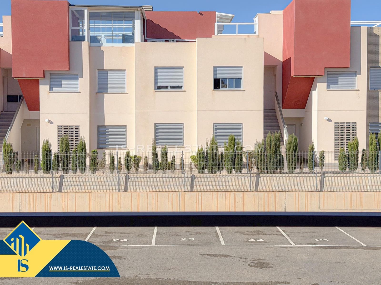 Bungalow de 2 habitaciones en Aguas Nuevas en venta con piscina garaje - 229.900 € (Ref: 9425879)