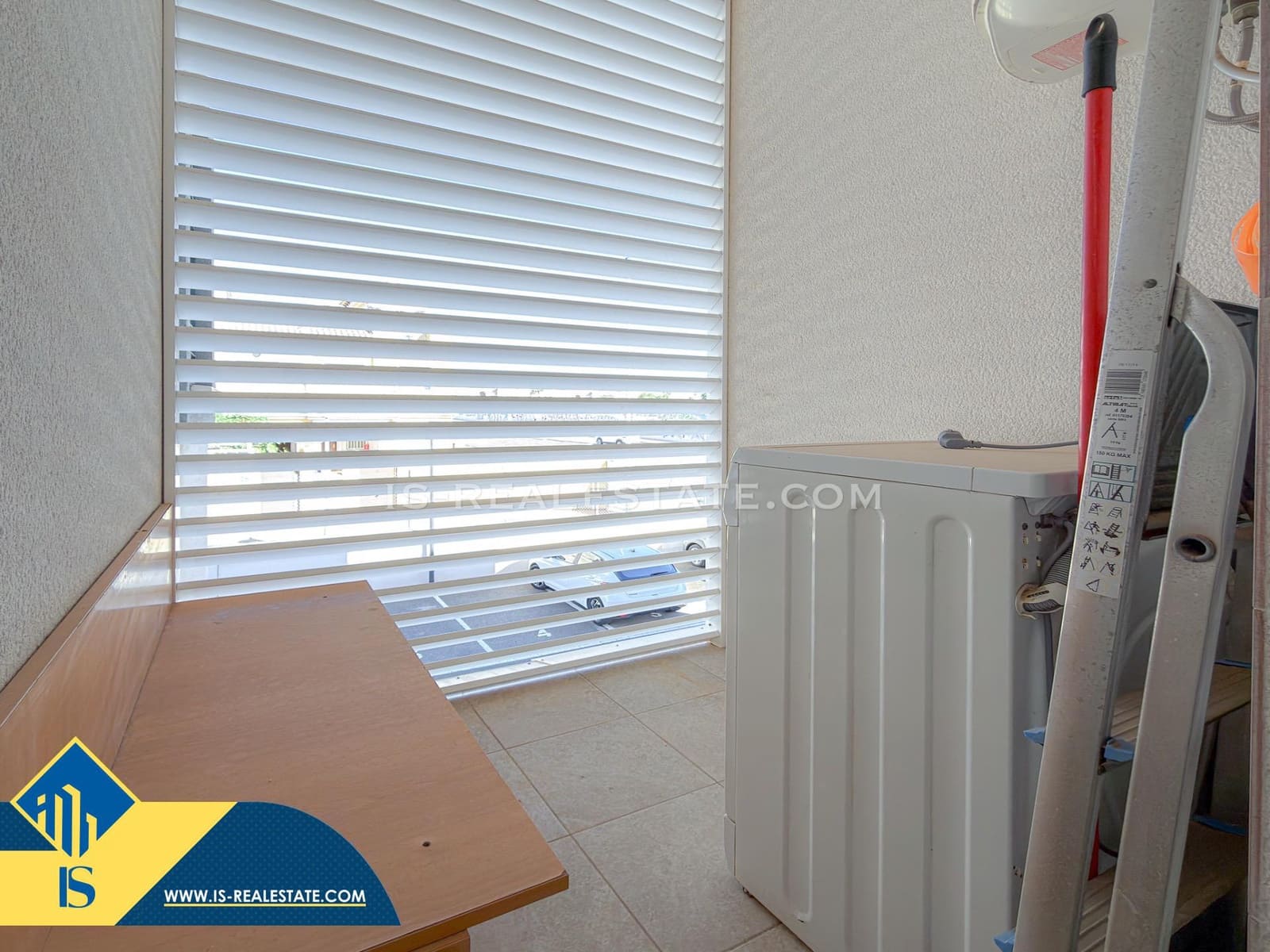 Bungalow de 2 habitaciones en Aguas Nuevas en venta con piscina garaje - 229.900 € (Ref: 9425879)