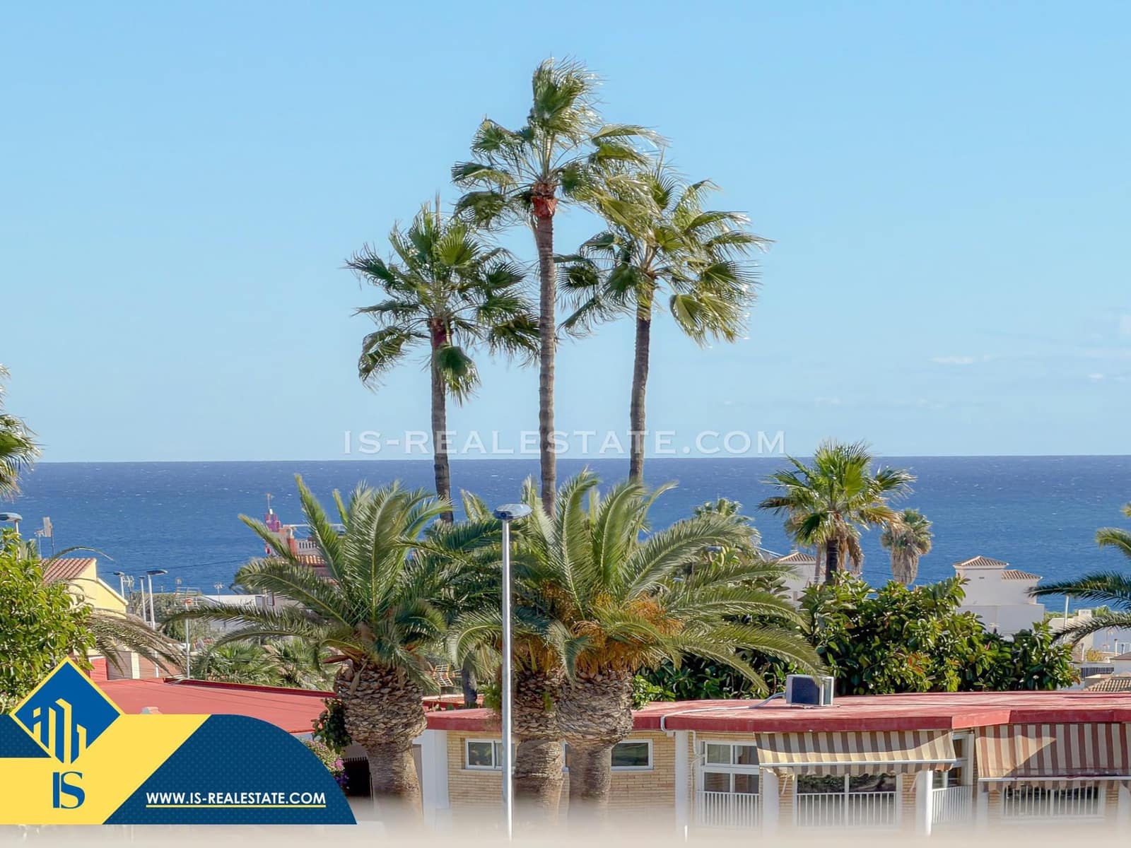 Bungalow de 2 habitaciones en Aguas Nuevas en venta con piscina garaje - 229.900 € (Ref: 9425879)