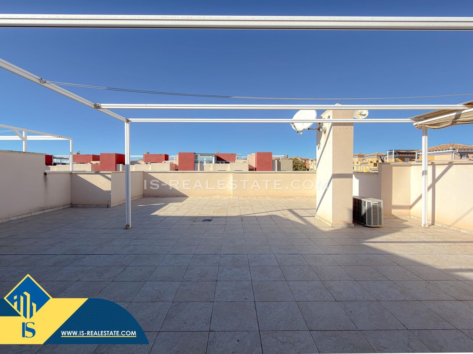 Bungalow de 2 habitaciones en Aguas Nuevas en venta con piscina garaje - 229.900 € (Ref: 9425879)