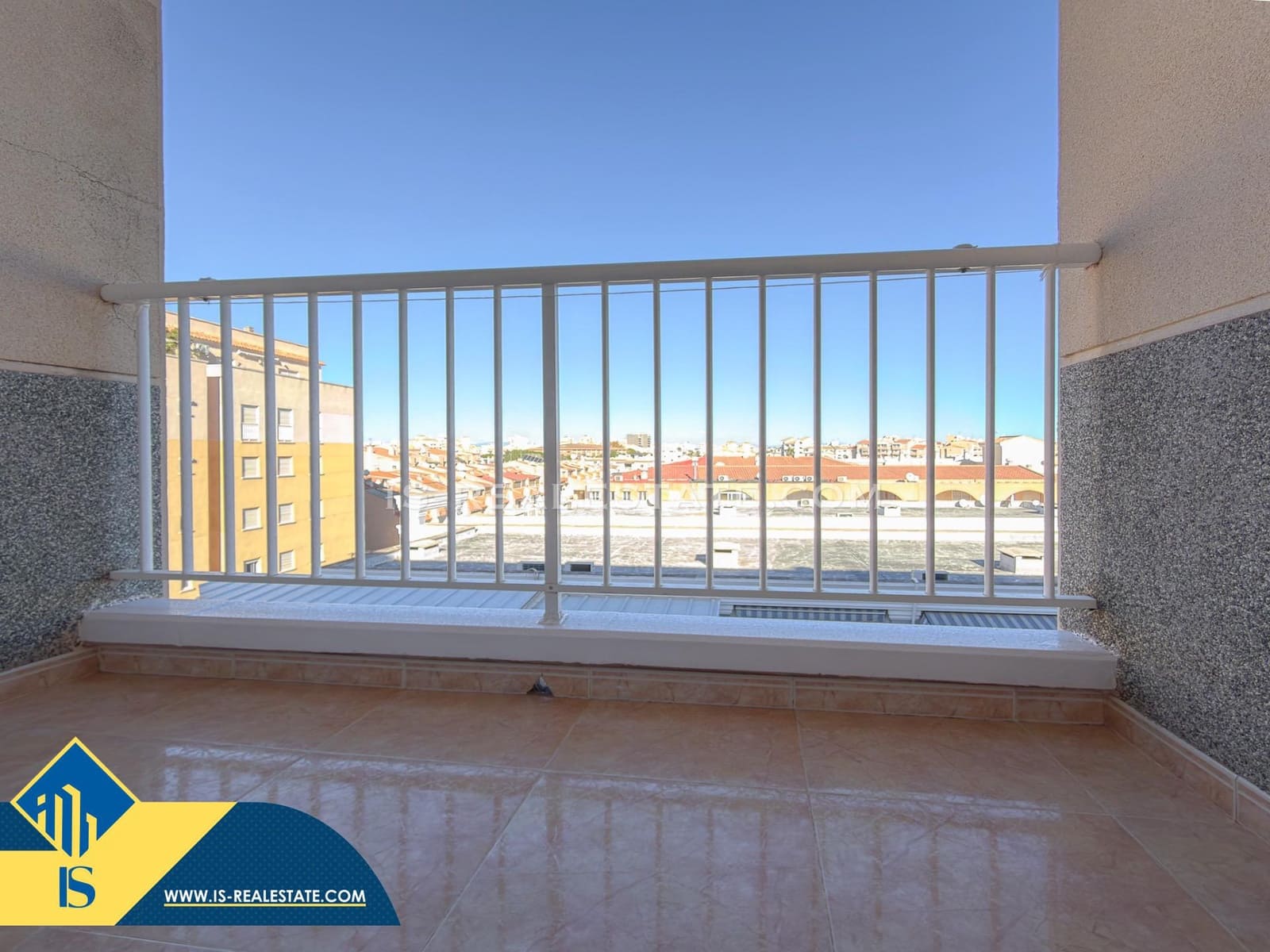 2 soveværelse Lejlighed til salg i Torrevieja med swimmingpool - € 139.900 (Ref: 9425884)