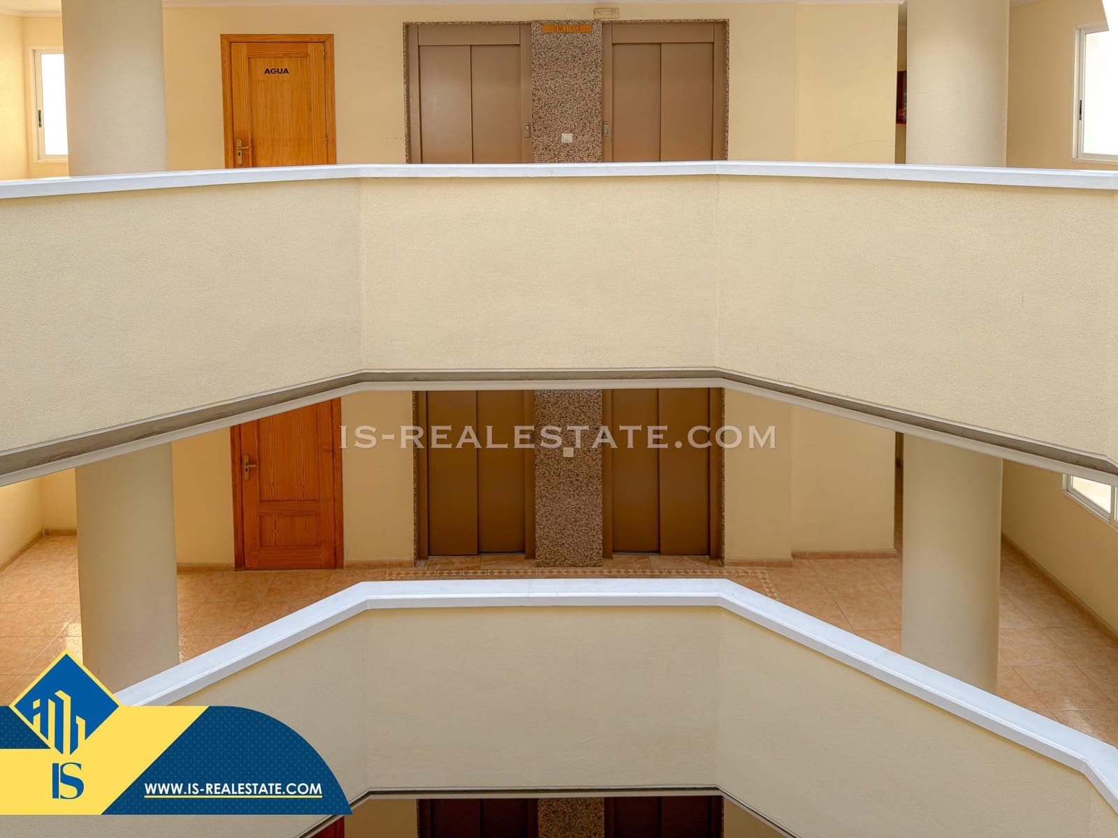 2 soveværelse Lejlighed til salg i Torrevieja med swimmingpool - € 139.900 (Ref: 9425884)