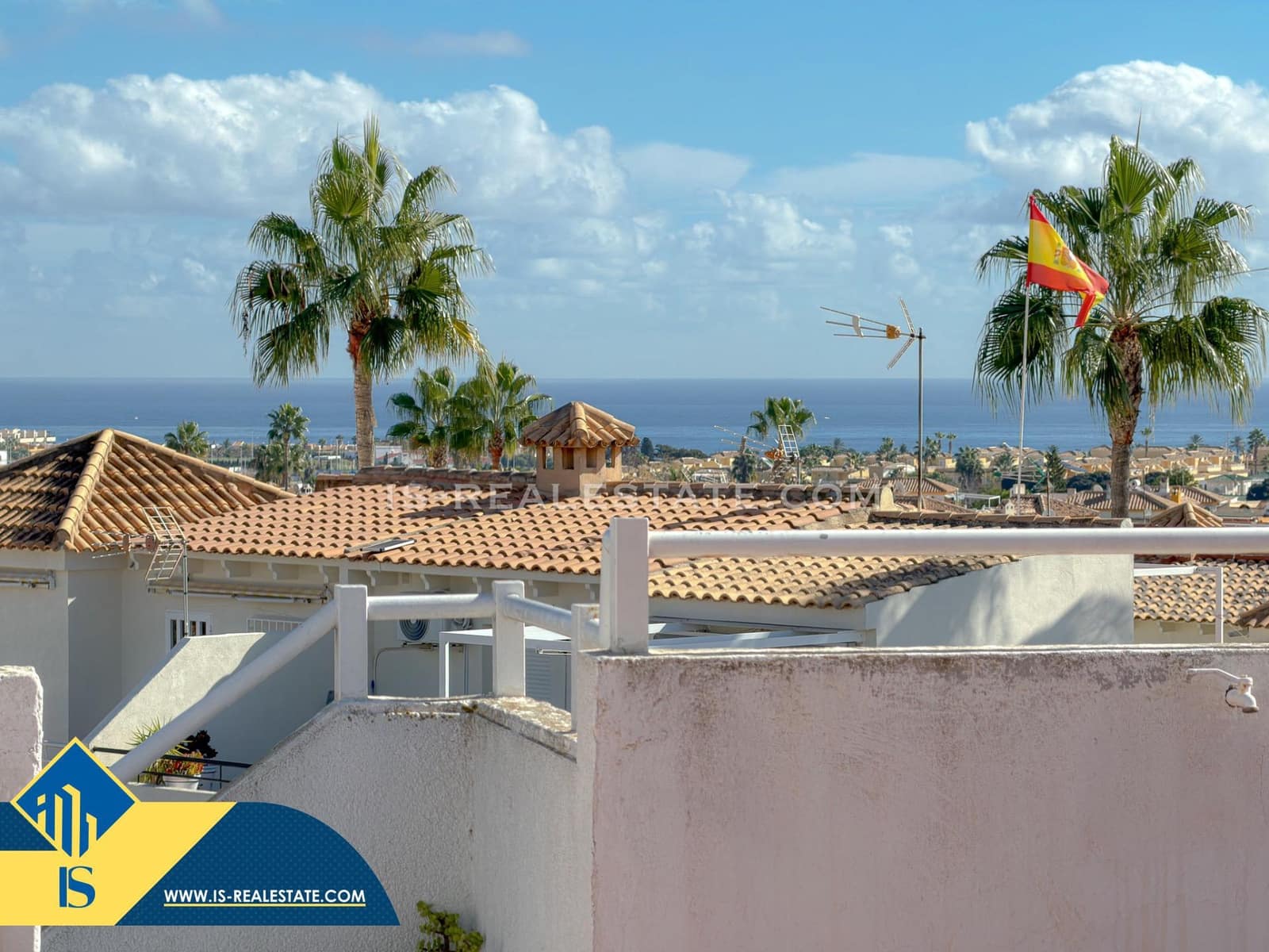 4 bedroom Villa for sale in Los Altos with pool - € 199,900 (Ref: 9425887)