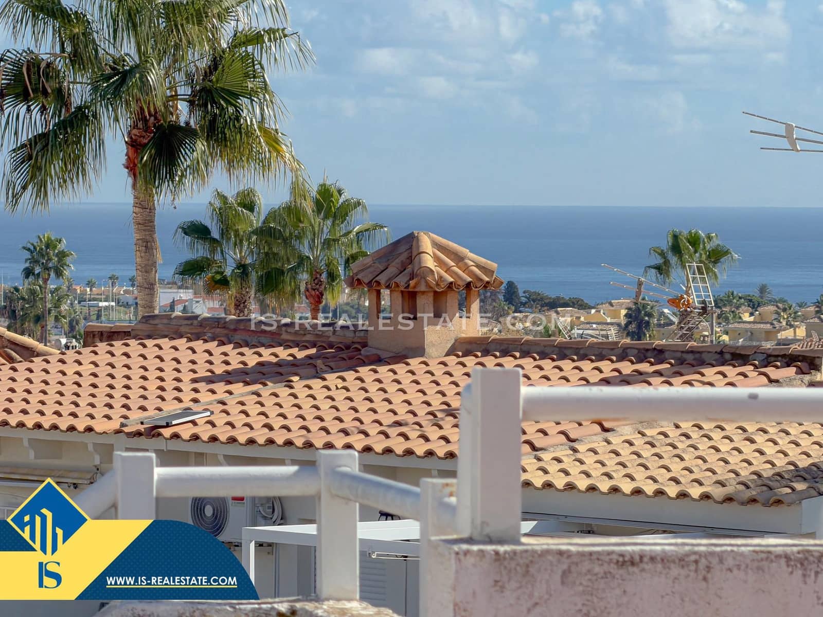 4 bedroom Villa for sale in Los Altos with pool - € 199,900 (Ref: 9425887)