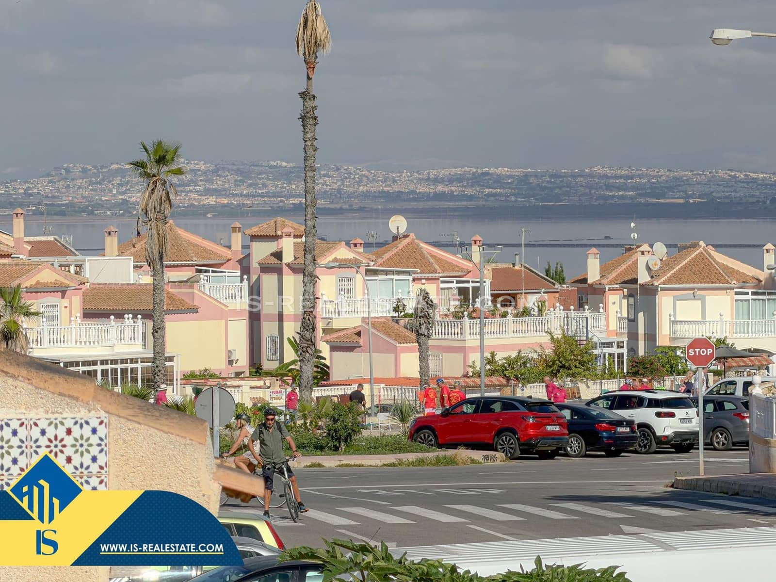 4 bedroom Villa for sale in Los Altos with pool - € 199,900 (Ref: 9425887)