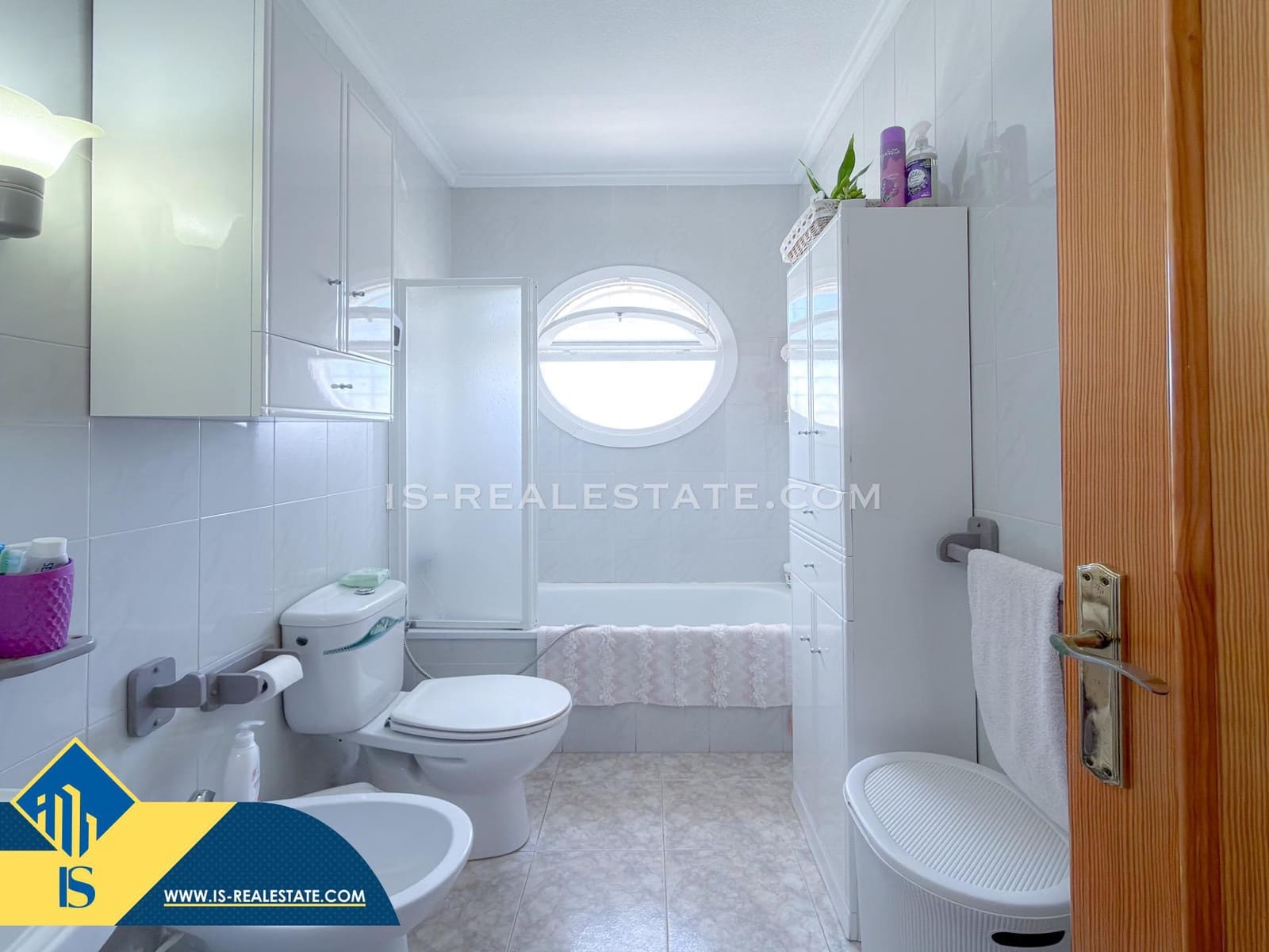 4 bedroom Villa for sale in Los Altos with pool - € 199,900 (Ref: 9425887)