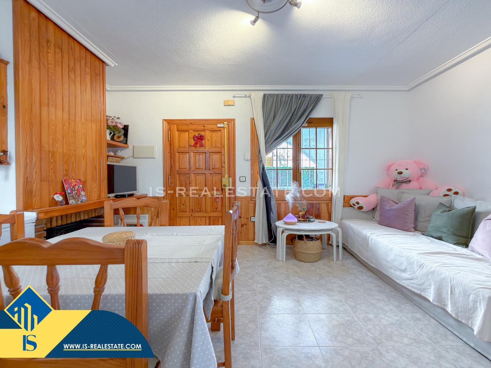 4 bedroom Villa for sale in Los Altos with pool - € 199,900 (Ref: 9425887)