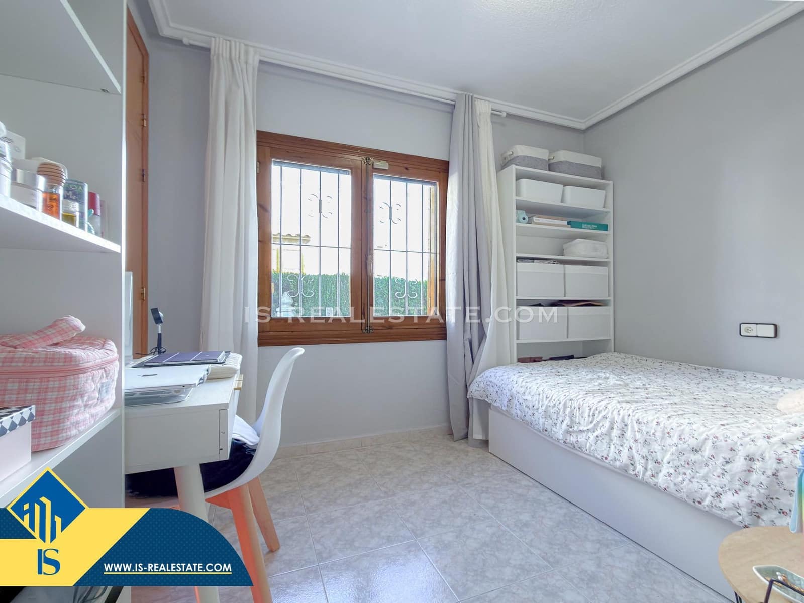 4 bedroom Villa for sale in Los Altos with pool - € 199,900 (Ref: 9425887)