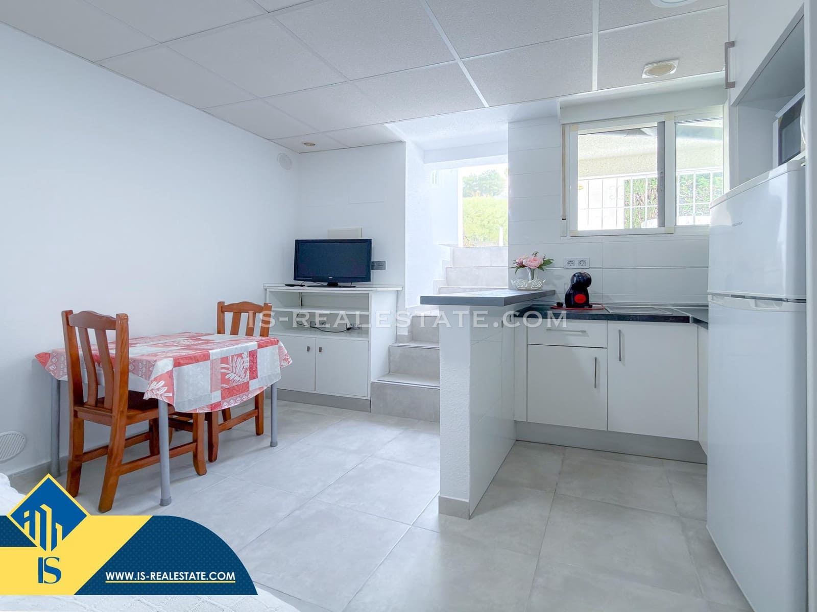 4 bedroom Villa for sale in Los Altos with pool - € 199,900 (Ref: 9425887)