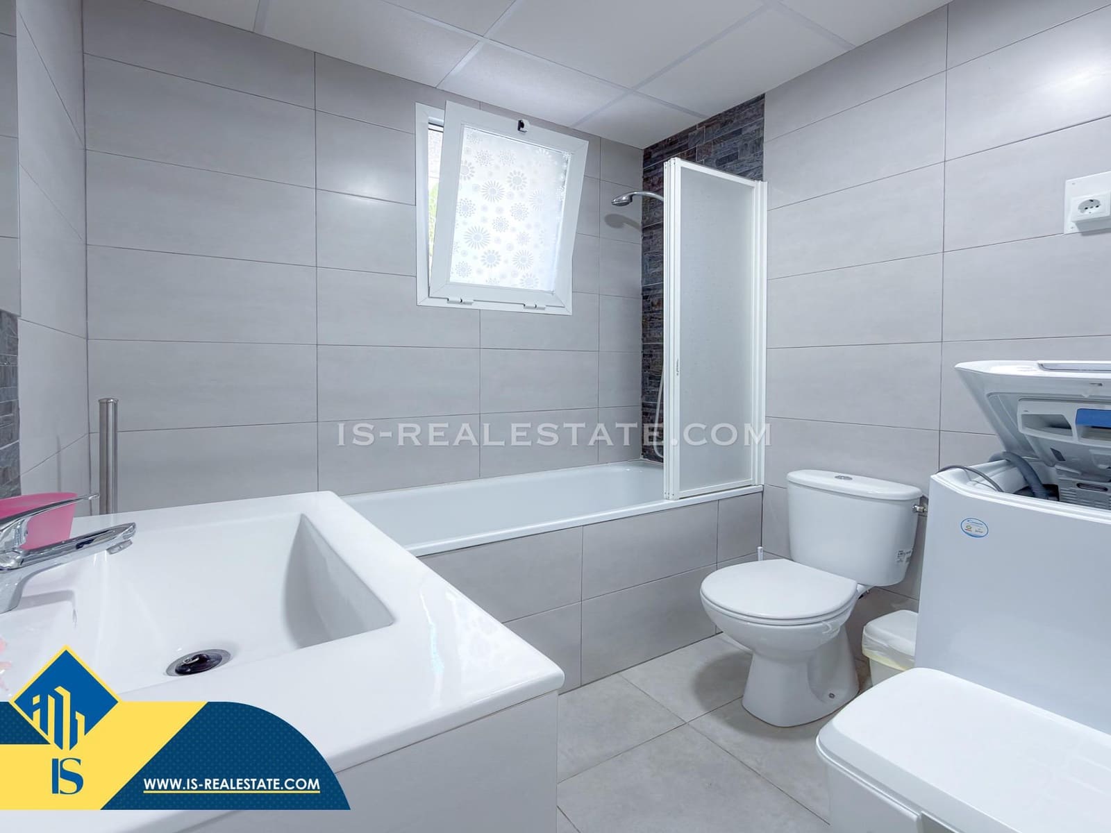 4 bedroom Villa for sale in Los Altos with pool - € 199,900 (Ref: 9425887)