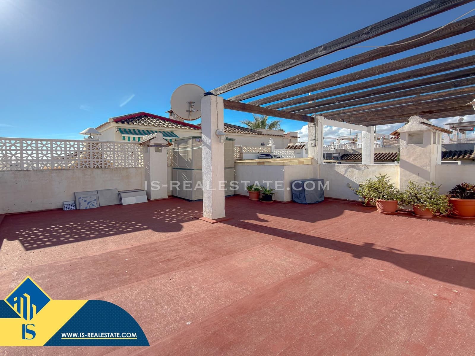 4 bedroom Villa for sale in Los Altos with pool - € 199,900 (Ref: 9425887)