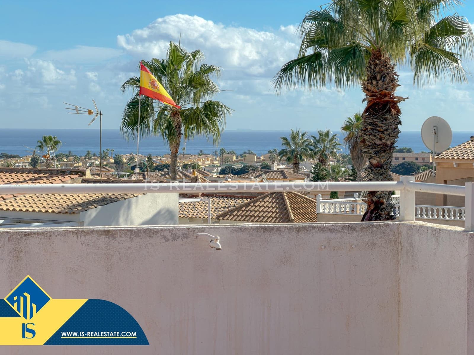 4 bedroom Villa for sale in Los Altos with pool - € 199,900 (Ref: 9425887)