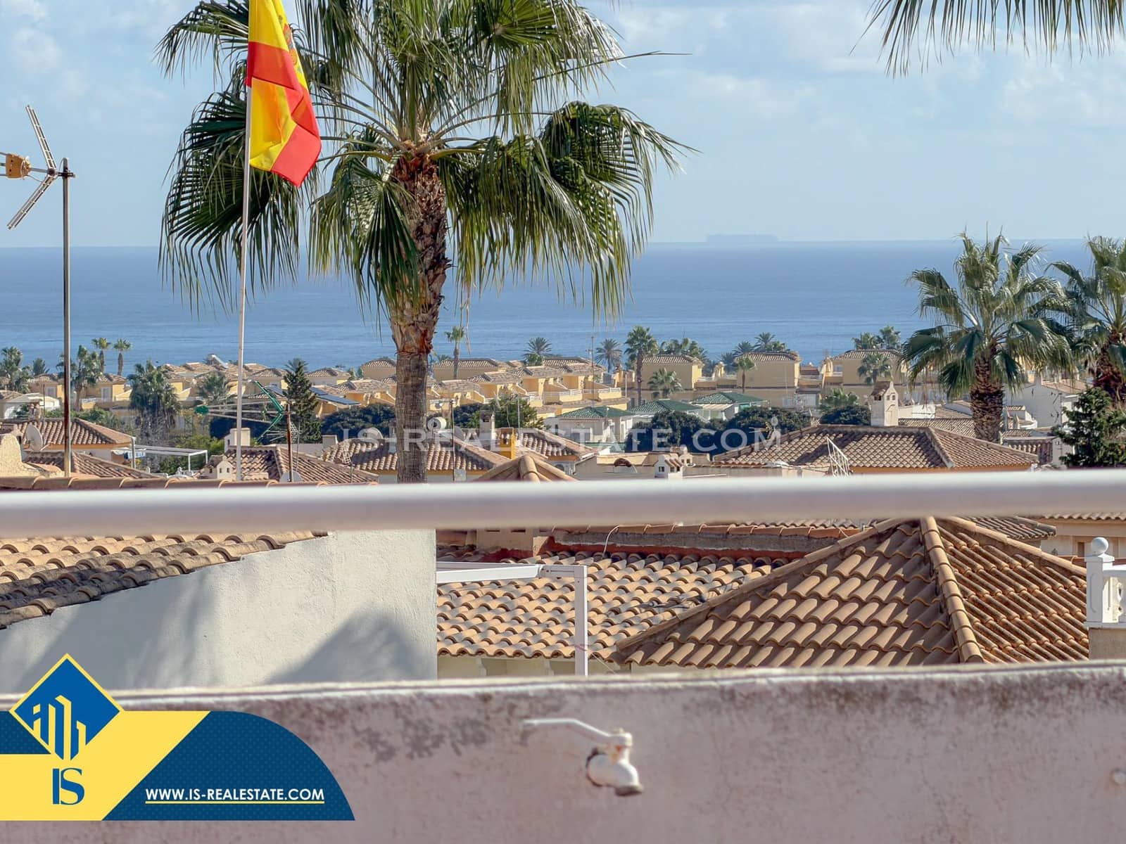 4 bedroom Villa for sale in Los Altos with pool - € 199,900 (Ref: 9425887)