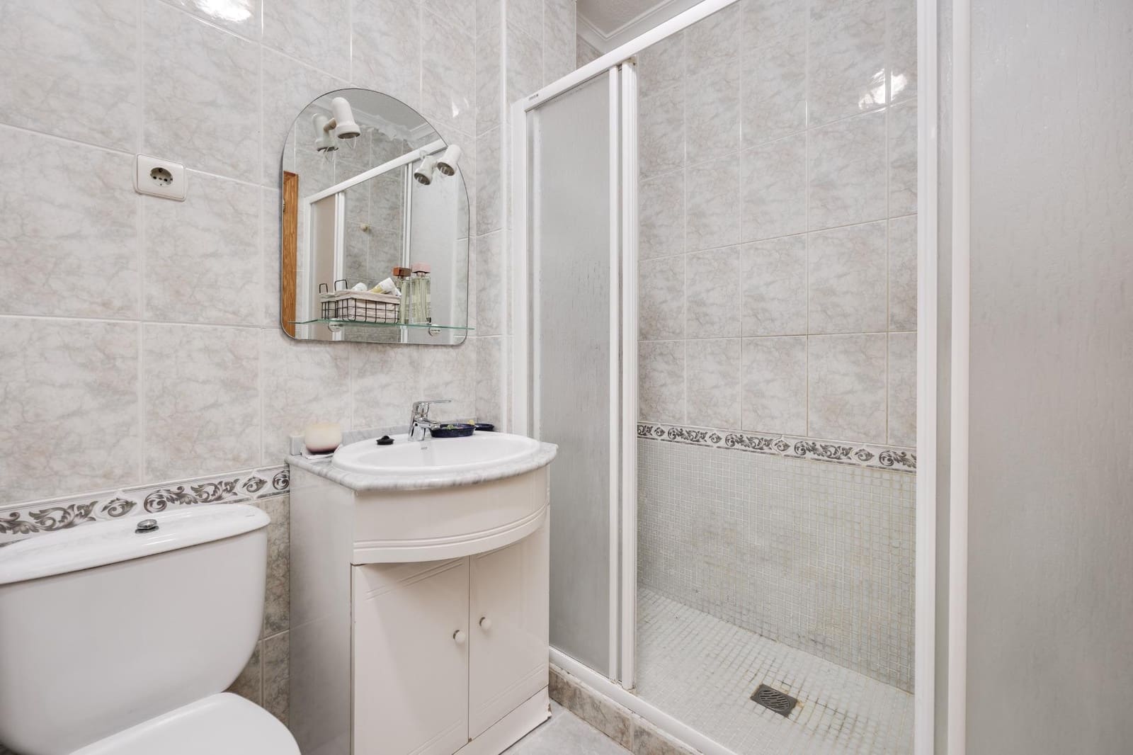 Apartamento de 2 habitaciones en Torrevieja en venta - 169.500 € (Ref: 9431097)