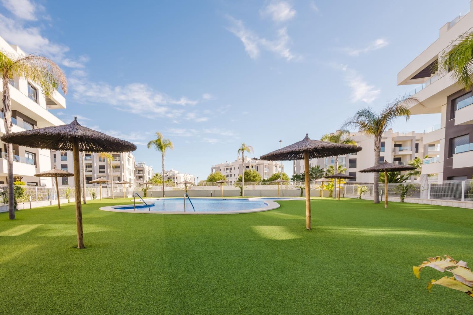 2 soverom Leilighet til salgs i Villamartin med svømmebasseng garasje - € 249 500 (Ref: 9437155)