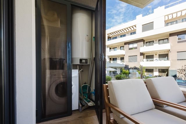 2 soverom Leilighet til salgs i Villamartin, Orihuela med svømmebasseng garasje - € 249 500 (Ref: 9437155)