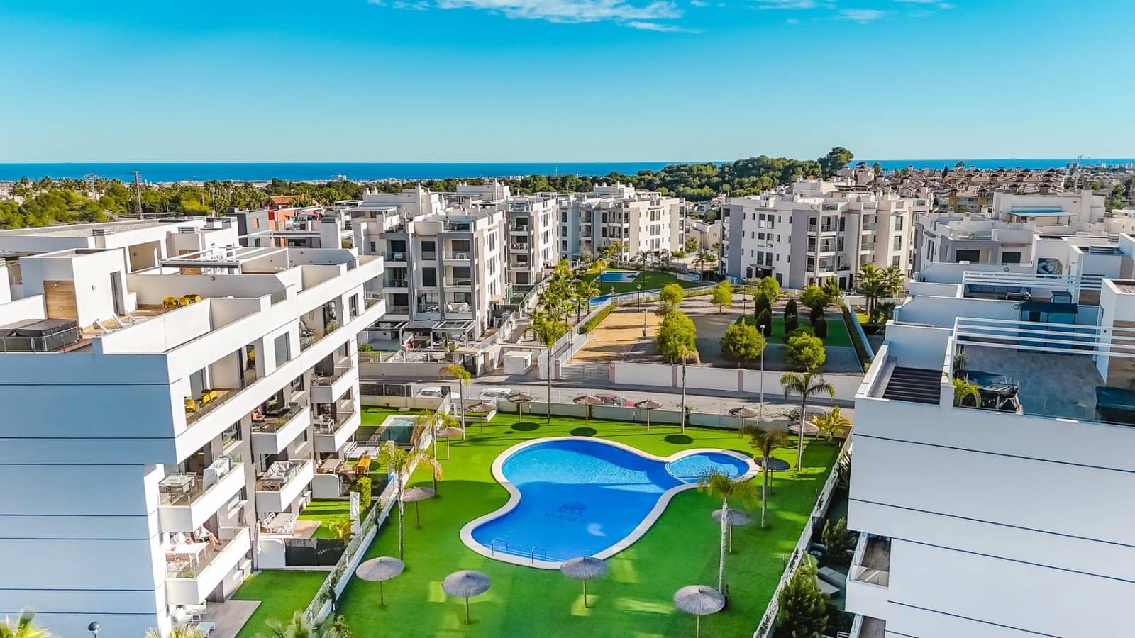 2 soverom Leilighet til salgs i Villamartin med svømmebasseng garasje - € 249 500 (Ref: 9437155)