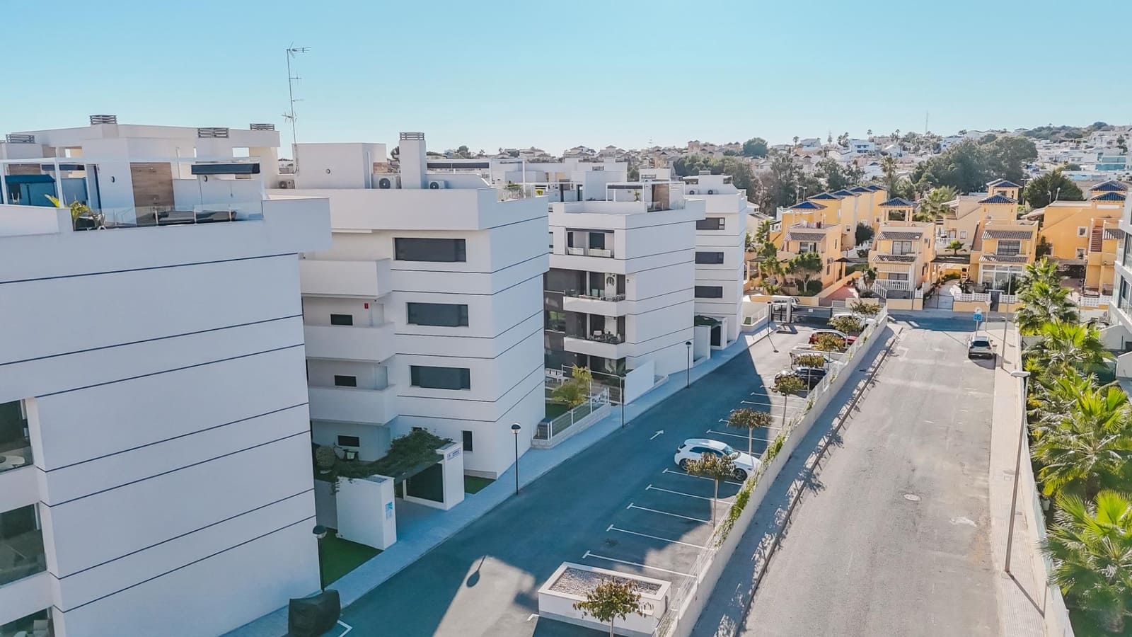 2 soverom Leilighet til salgs i Villamartin med svømmebasseng garasje - € 249 500 (Ref: 9437155)