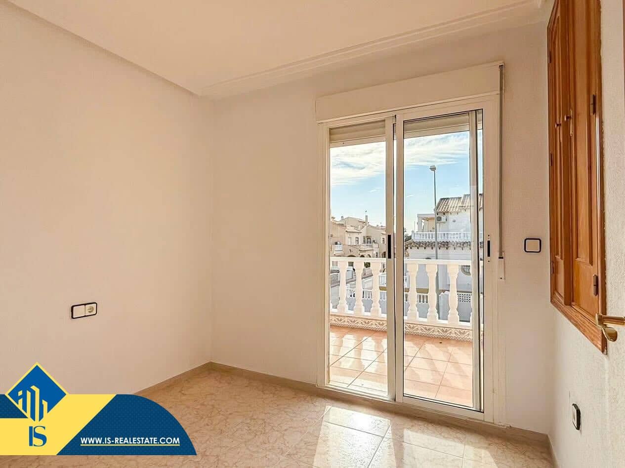 3 bedroom Villa for sale in Playa Flamenca with pool - € 229,900 (Ref: 9446375)