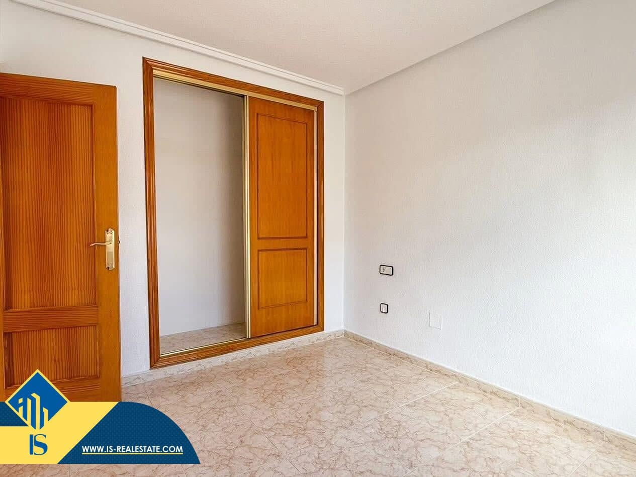 3 bedroom Villa for sale in Playa Flamenca with pool - € 229,900 (Ref: 9446375)