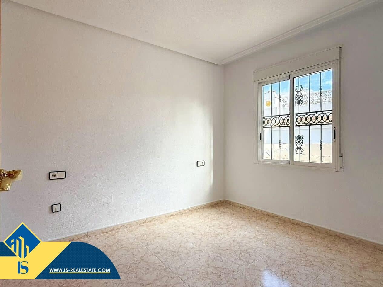 3 bedroom Villa for sale in Playa Flamenca with pool - € 229,900 (Ref: 9446375)